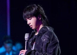 吃瓜娱乐圈华晨宇张碧晨,甜蜜互动背后的故事